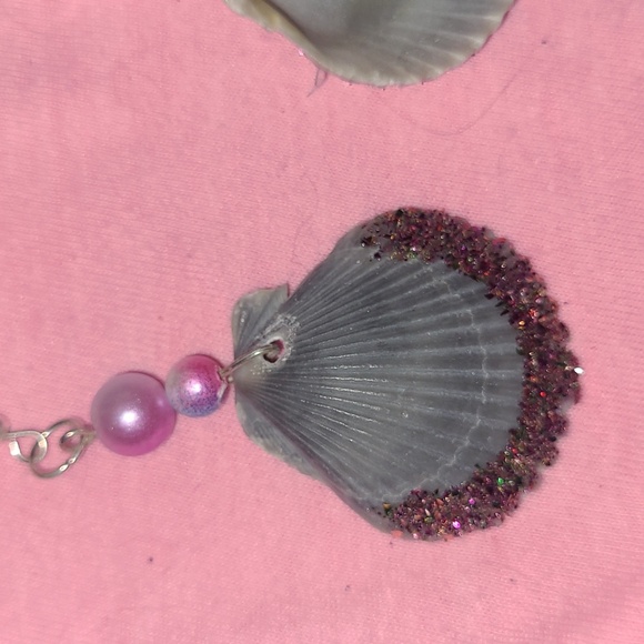 Shell earrings - Picture 3 of 4